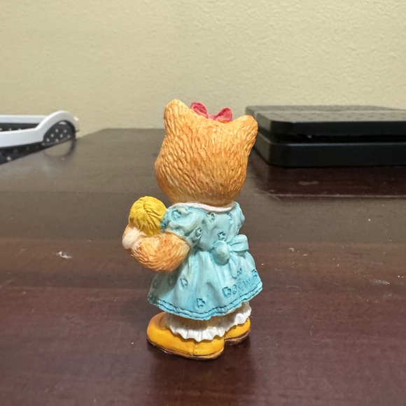 Vintage Cat Kitty Kitten in Dress Figurine 1996 - Picture 3 of 8